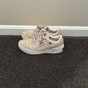 PUMA X SELENA GOMEZ CALI SUEDE WOMEN'S SNEAKERS